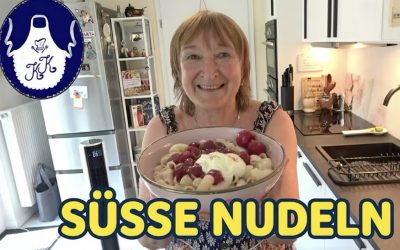 Süße Nudeln mit angedickten Kirschen – Schnelles Sommerrezept mit Schmand