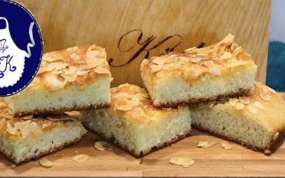 Klassischer Butter-Mandel-Hefekuchen mit Sahnefinish