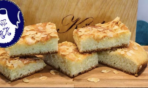 Klassischer Butter-Mandel-Hefekuchen mit Sahnefinish