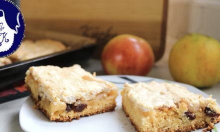 Polnischer Apfel-Plattenkuchen mit Baiser und Mandeln