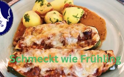 Überbackene Zucchini-Schiffchen mit Hackfleisch (einfach & saftig)